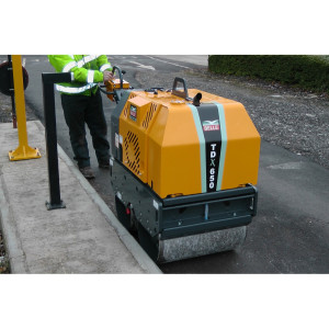Walec wibracyjny dwubębnowy Altrad Belle TDX 650 - zabudowany, Yanmar