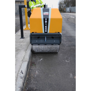 Walec wibracyjny dwubębnowy Altrad Belle TDX 650 - zabudowany, Yanmar